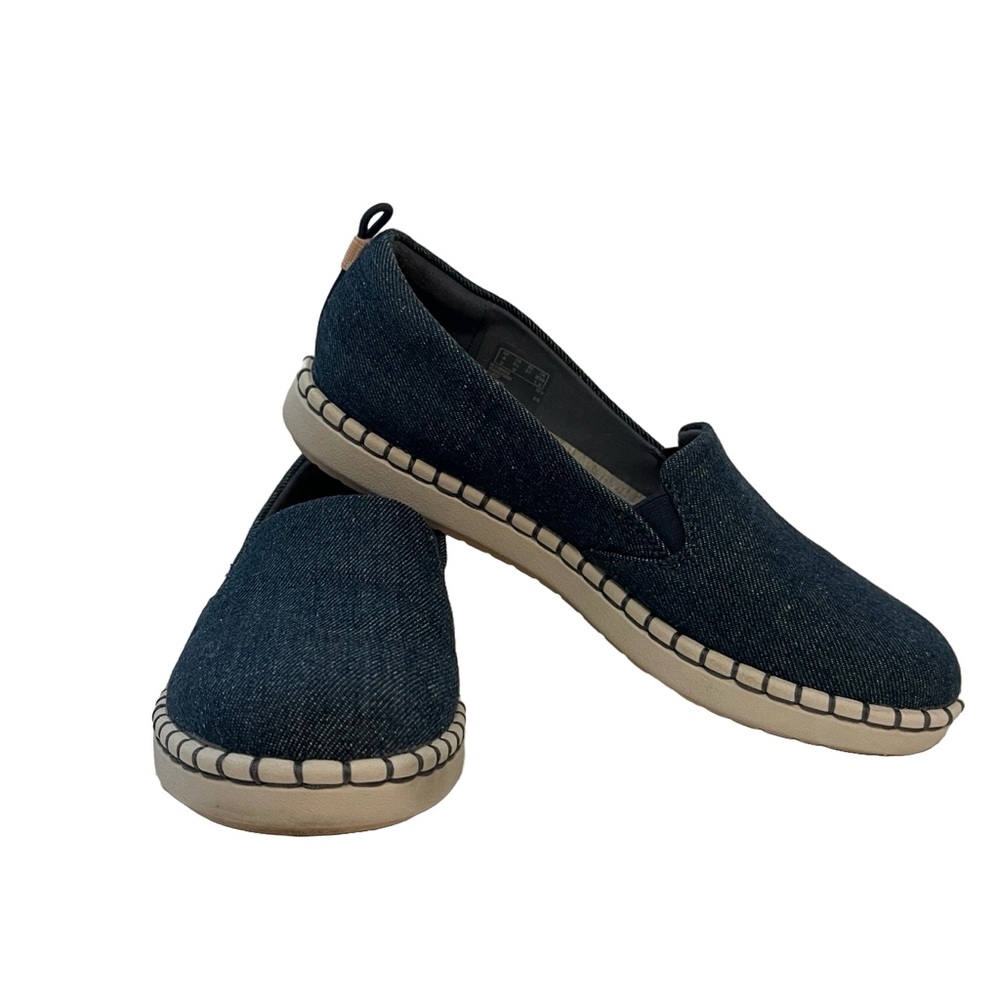 Clarks Cloudsteppers Slip On Sz 6.5 Blue Denim Canvas Casual Shoes Sneak…